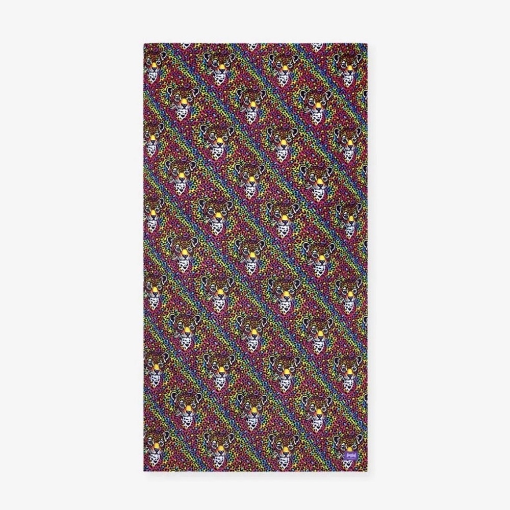 POSH PEANUT X LISA FRANK TOWEL - Picture 3 of 6